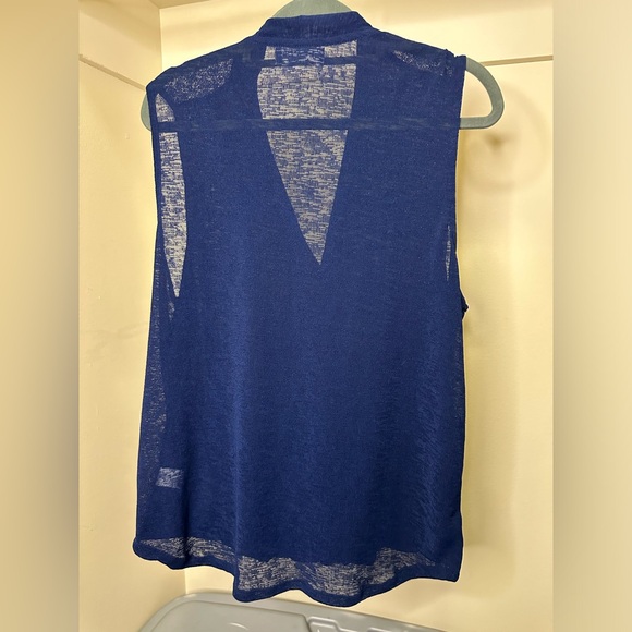 Women's size large sleeveless Dress shirt - Picture 2 of 3